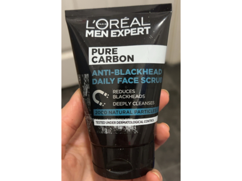 L'Oreal Men Expert Anti-Blackhead Daily Face Scrub, Pure Carbon, 3.4 fl oz/100 mL, Pack Of 2