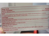 First Aid Beauty Ultra Repair Cream, Colloidal Oatmeal, 6 oz/170.1 g - Image 4