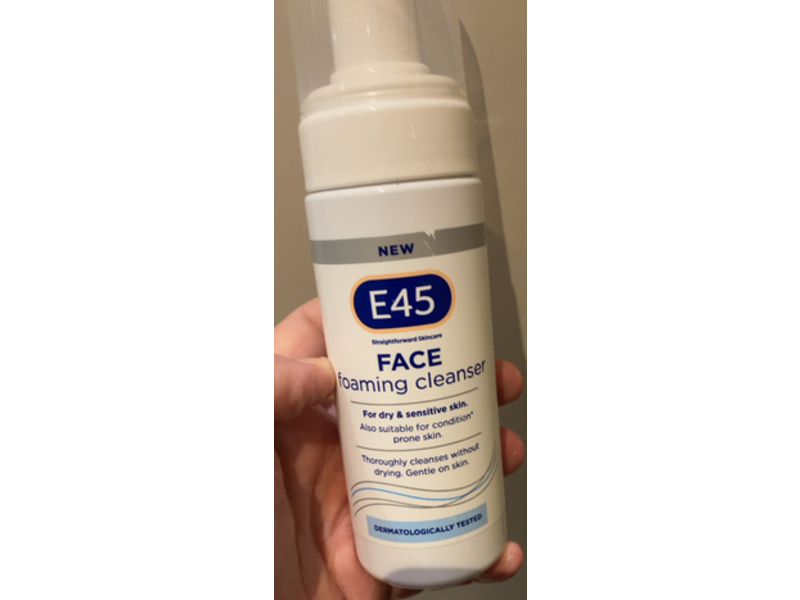 E45 Foaming Cleanser, Dry & Sensitive Skin, 250 mL