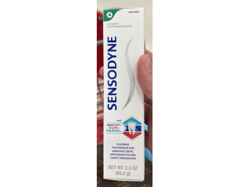 Sensodyne Sensitivity Gum & Enamel Toothpaste, Mint, 2.3 oz/65.2 g