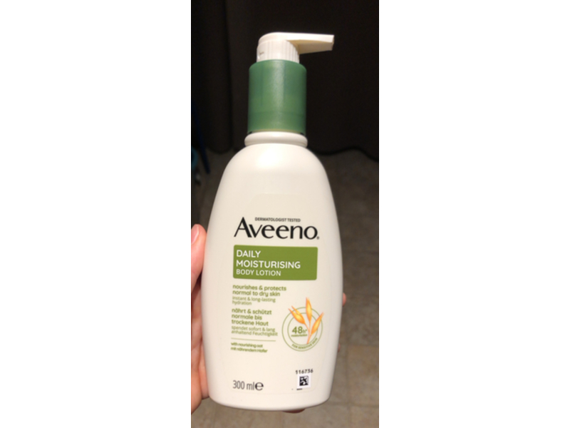 Aveeno Daily Moisturising Body Lotion, Sensitive Skin, 300 mL