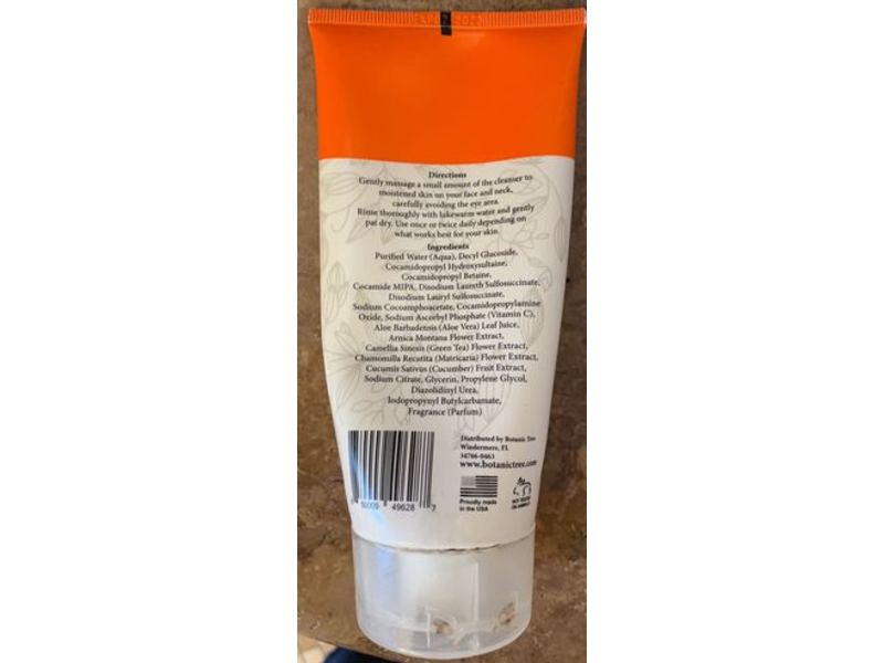 Botanic Tree Vitamin C Cleanser, Aloe Vera, Green Tea, Matricaria, Cucumber, 6 fl oz/170 mL