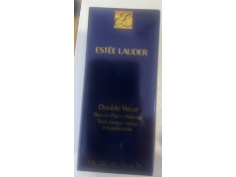 Estée Lauder Double Wear Stay-in-Place Foundation, 2C0 Cool Vanilla, 1 fl oz/ 30 mL