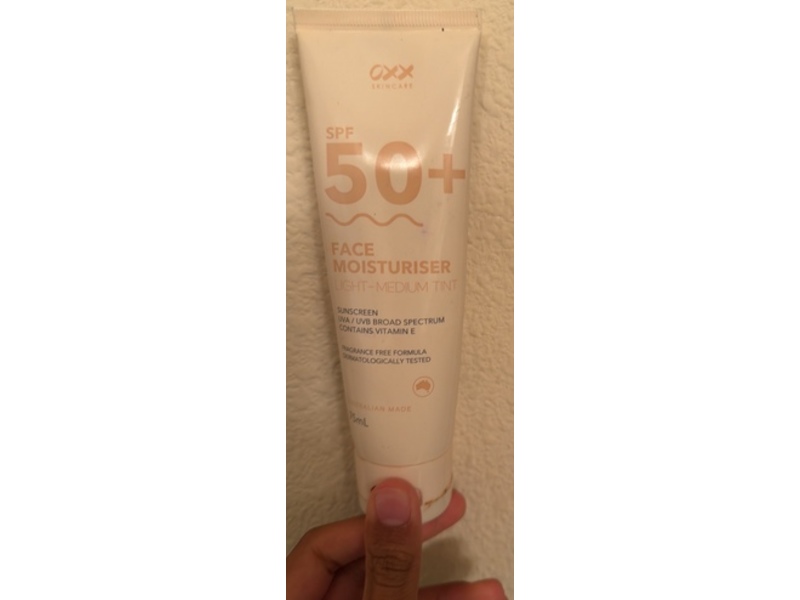 Oxx Face Moisturiser Sunscreen, Light-Medium Tint, SPF 50+, 75 mL