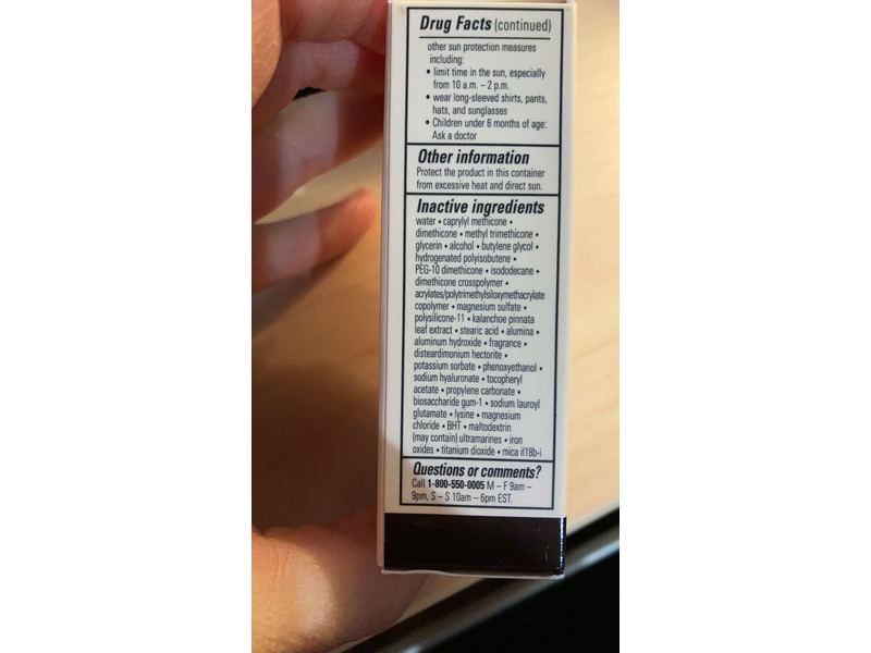 Chanel LES BEIGES Sheer Healthy Glow Moisturizing Tint, Broad Spectrum SPF30 Sunscreen Light