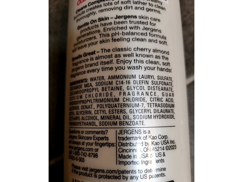 Jergens Extra Moisturizing Hand Wash, Cherry Almond Essence, 8.3 fl oz/245 mL