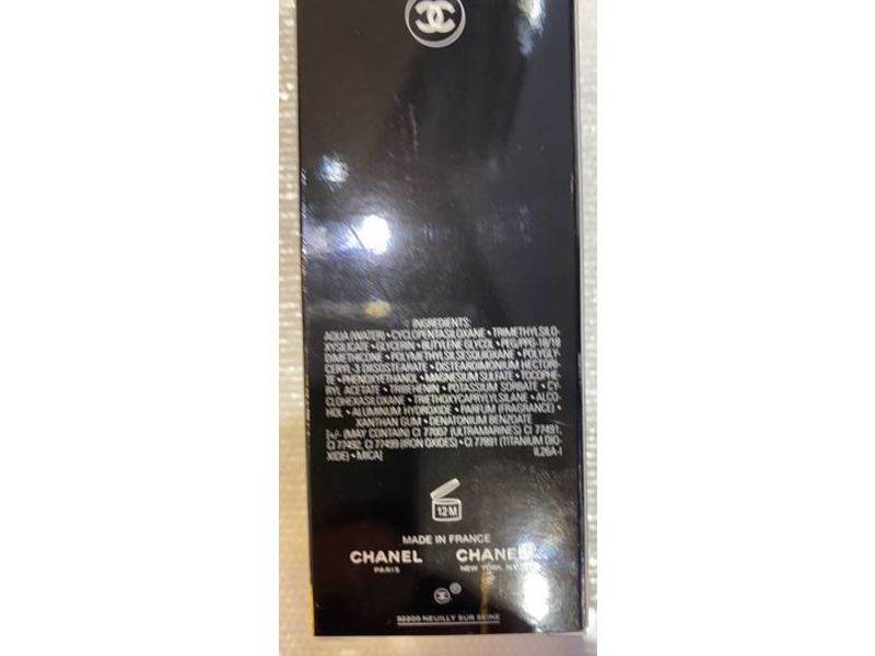 Chanel Ultra Le Teint Ultrawear All -Day Comfort Flawless Finish Foundation, B30, 1 fl oz/30 ml