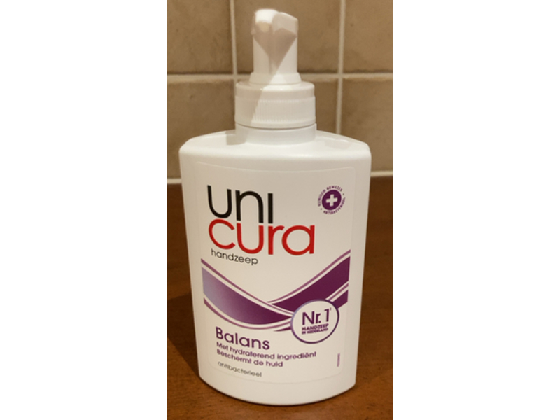 Unicura Antibacterial Balance Hand Soap, 250 mL