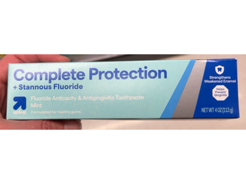 Up & Up Complete Protection Fluoride Anticavity & Antigingivitis Toothpaste, Mint, 4 oz/113 g