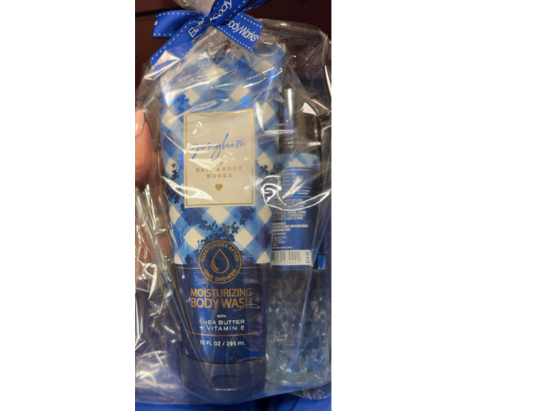 Bath & Body Works Gingham Moisturizing Body Wash, Shea Butter + Vitamin E, 10 fl oz/295 mL