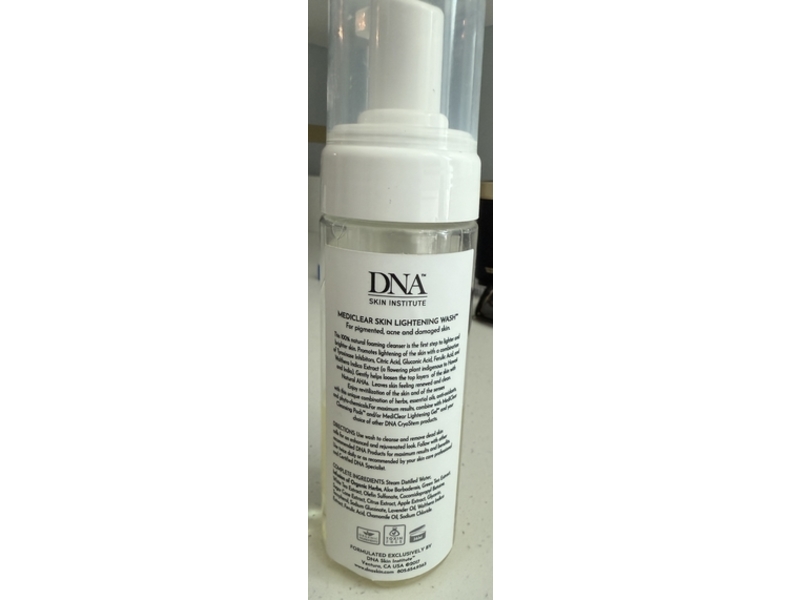 DNA Skin Institute Mediclear Skin Lightening Wash, Clarifying & Brighten, 6 oz/175 mL