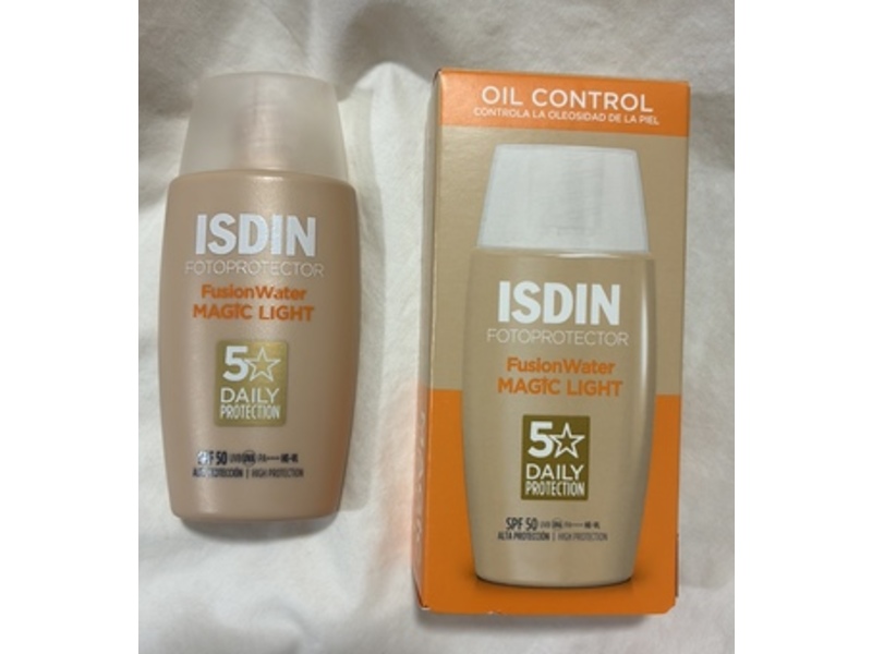 Isdin Fotoprotector Fusion Water, Magic Light, SPF 50 PA++++, 50 mL