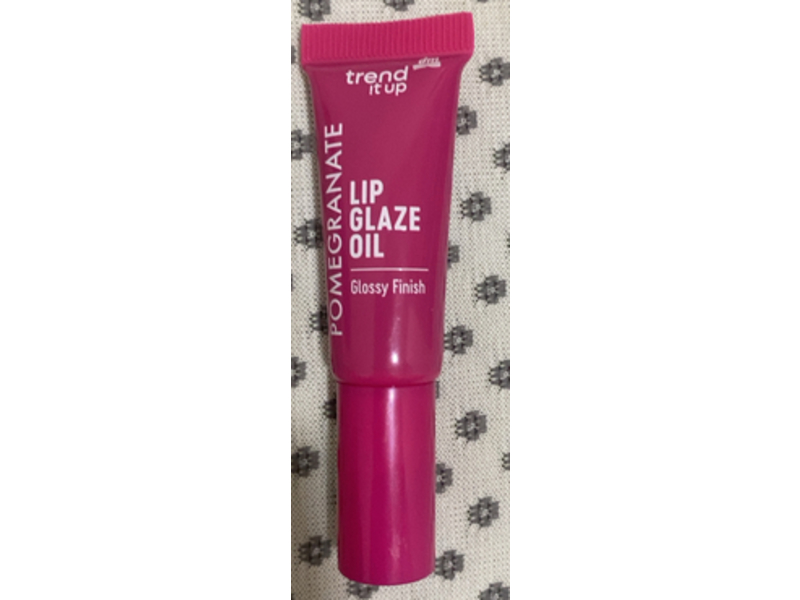 trend !t up dm Glossy Finish Lip Glaze Oil, Pomegranate, 5 mL