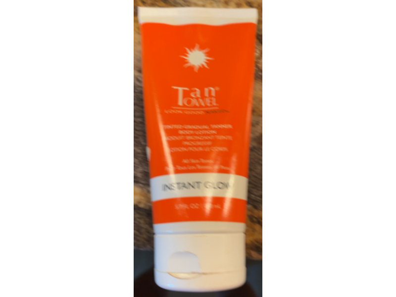 Tan Towel Tinted Gradual Tanner Body Lotion, 5.7 fl oz/168 mL