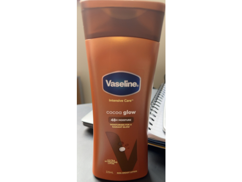 Vaseline Intensive Care Radiant Glow + Ultra Hydrating Lipids Body Lotion, Cocoa Glow, 225 mL