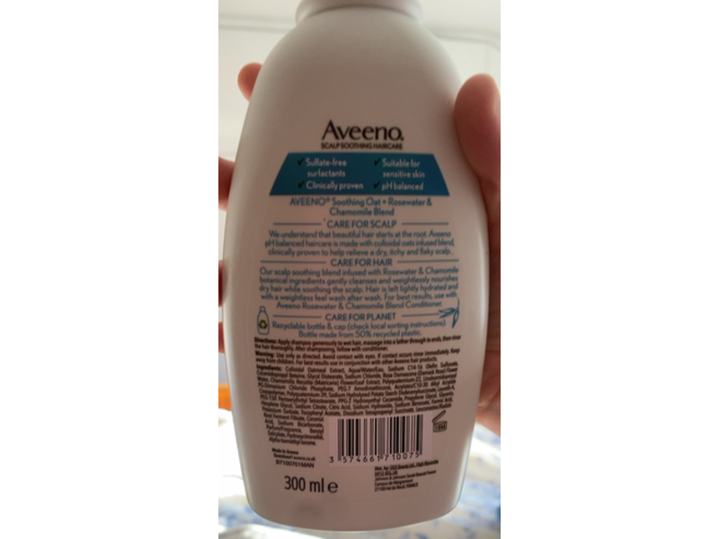 Aveeno Scalp Soothing Haircare Shampoo, Rosewater & Chamomile Blend 10.1 fl oz/300 mL