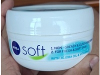 Nivea Soft Light Moisturizing Cream, 300 mL - Image 3