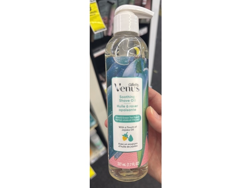 Gillette Venus Soothing Shave Oil, Aloe & Green Tea Scent, 7.7 fl oz/227 mL