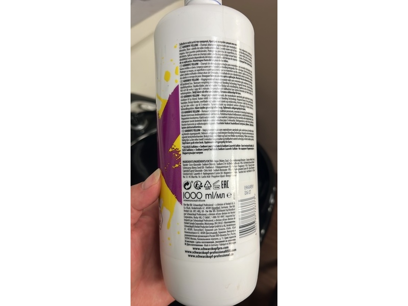 Schwarzkopf Professional Good Bye yellow Neutralizing Shampoo, 33.8 fl oz/1L