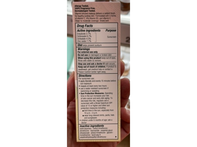 Clinique Even Better Clinical Vitamin Makeup, SPF 45, Light Medium Cool 4, 1 fl oz/30 mL