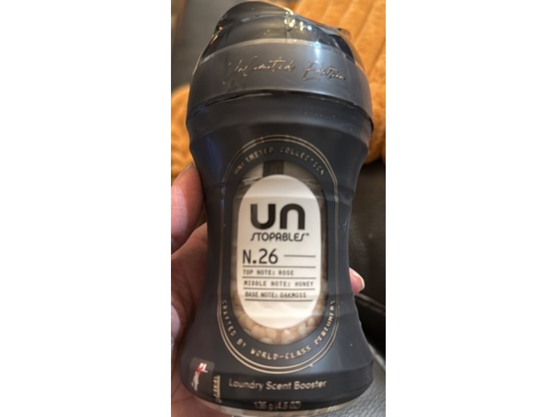 Downy Unstopables N.26 Laundry Scent Booster, 4.8 oz/136 g