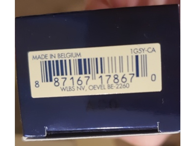 Estee Lauder Double Wear Stay-In-Place Makeup, SPF 10, 1N0 Porcelain, 1 fl oz/30 mL