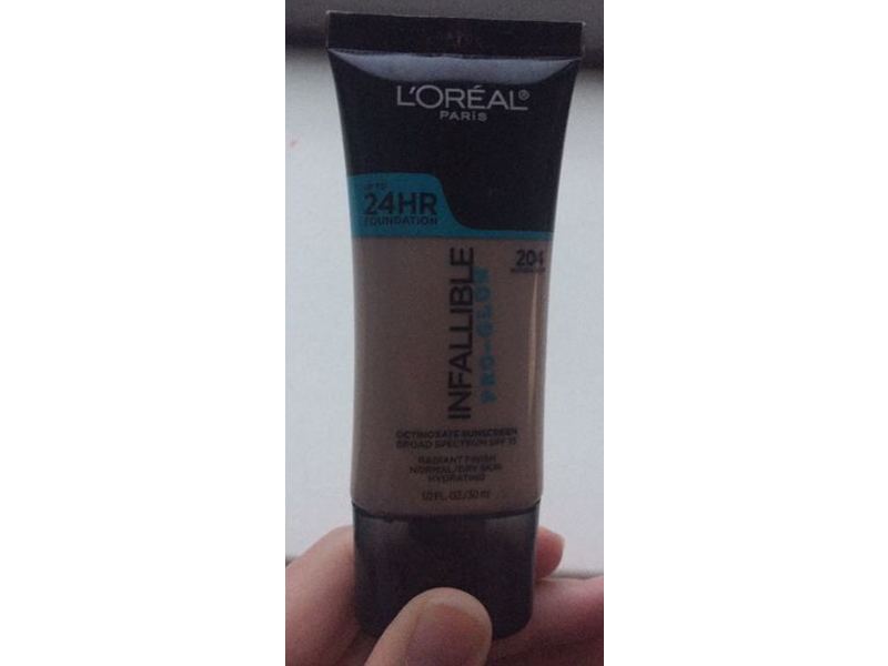 L'Oreal Paris Infallible Pro-Glow Foundation, Natural Buff, 1 fl oz30 mL