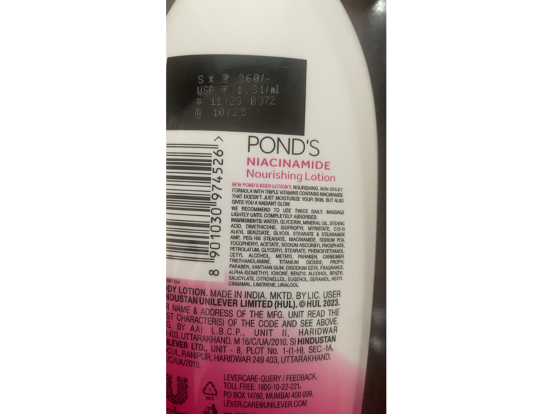 Pond's Niacinamide Soft Glowing Skin Nourishing Lotion, 275 mL
