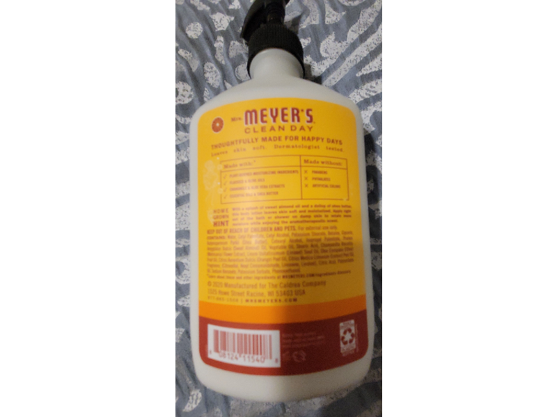 Mrs. Meyer's Clean Day Aromatherapeutic Body Lotion, Clementine Scent, 15.5 fl oz/458 mL