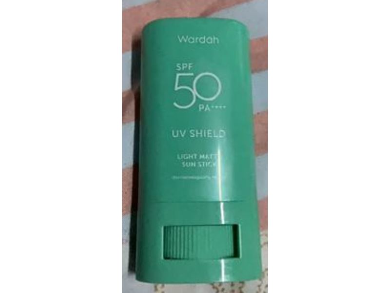 Wardah uv Shield Light Matte Sun Stick, SPF 50 PA ++++