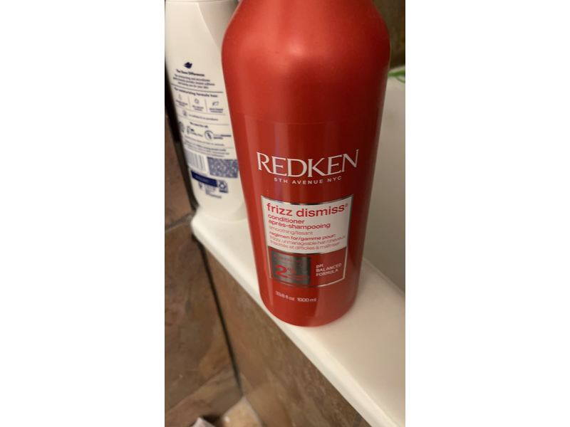 Redken Frizz Dismiss Conditioner, 33.8 fl oz/1000 mL