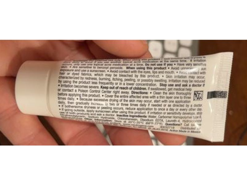 Neutrogena On-The-Spot Acne Treatment, Vanishing Cream Formula, 0.75 oz/21 g