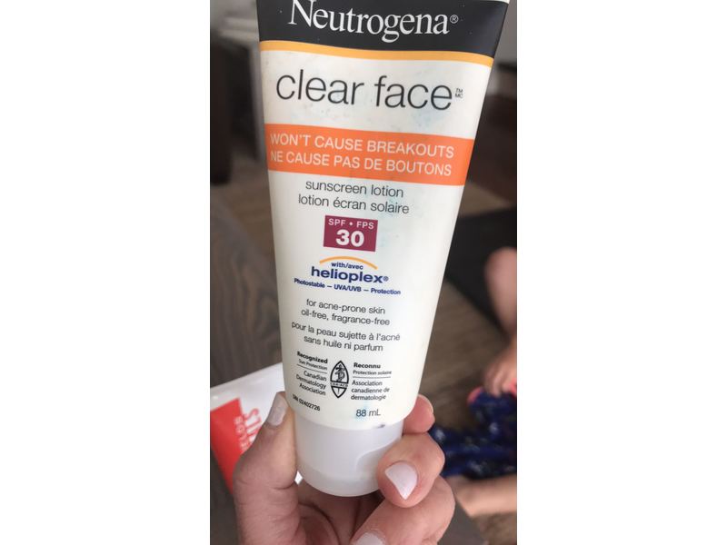 Neutrogena Clear Face Sunscreen Lotion, SPF 30, 88 mL