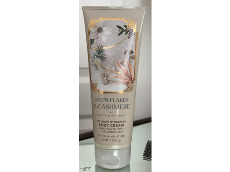 Bath & Body Works Snowflakes & Cashmere Body Cream, Shea Butter+ Hyaluronic Acid, 8 oz/226 g