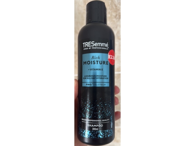 TRESemme Rich Moisture Shampoo, 300 mL