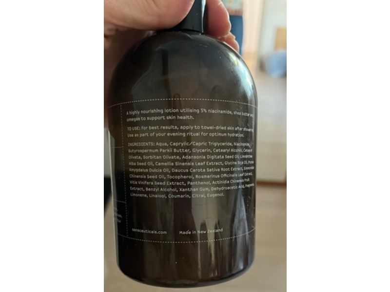 Sans Body + Face Lotion, Niacinamide 5%, Shea Butter, Omegas,16.90 fl oz/500 mL