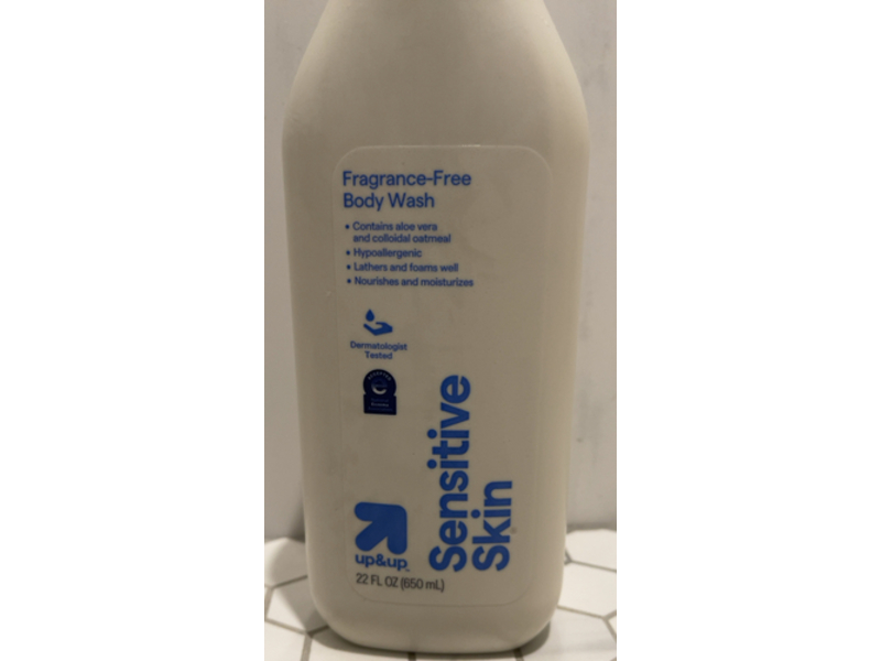 Up & Up Sensitive Skin Body Wash, Aloe Vera & Colloidal Oatmeal, 22 fl oz/650 mL