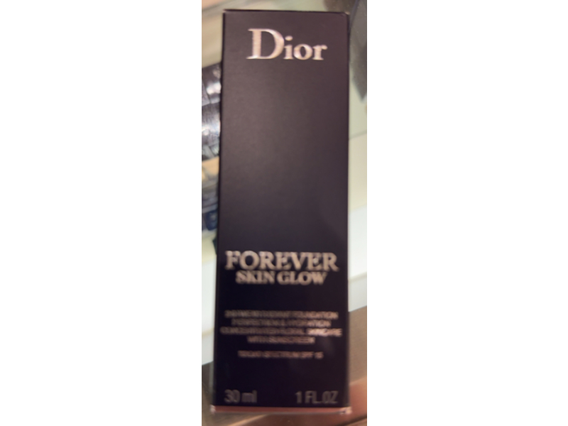 Dior Forever Skin Glow Radiant Foundation, SPF 15 0W Warm/Glow, 1 fl oz/30 mL