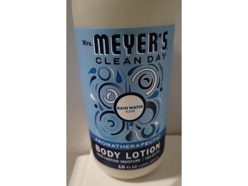 Mrs.Meyer's Clean Day Body Lotion, Rain Water, 16 fl oz/473 mL