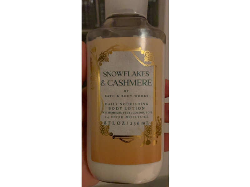 Bath & Body Works Daily Nourishing Body Lotion, Snowflakes & Cashmere, 8 fl oz/236 mL