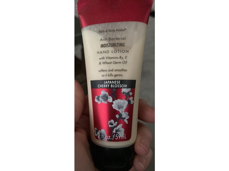 Bath & Body Works Anti-Bacterial Moisturizing Hand Lotion, Vitamins B5, E & Wheat Grem Oil, Japanese Cherry Blossom, 2 fl oz/59 mL