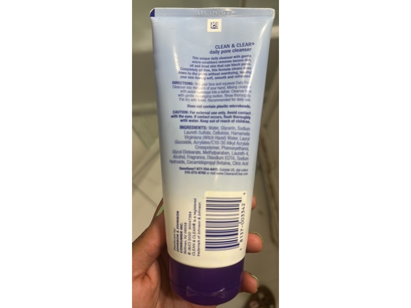 Clean & Clear Daily Pore Cleanser, Oil-Free, 5.5 oz/156 g, Pack Of 4