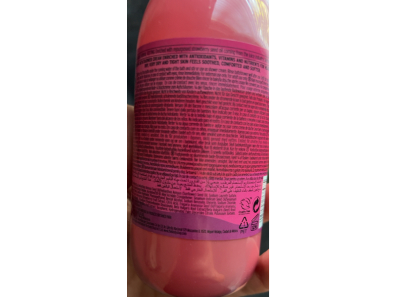 The Body Shop Hydrating Bath Foam, Berry Bath Blend, 8.4 fl oz/250 mL