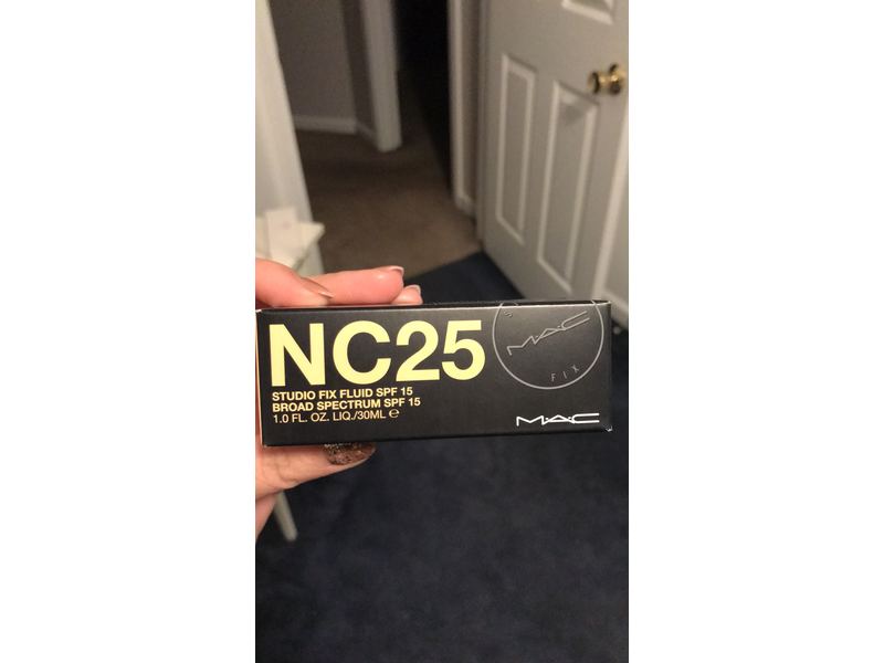 MAC Studio Fix Fluid Foundation, SPF15, NC25, 30 mL/1.0 fl oz