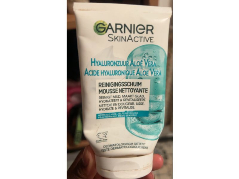 Garnier Hyaluronic Acid Facial Cleansing Foam, Aloe Vera, 150 mL