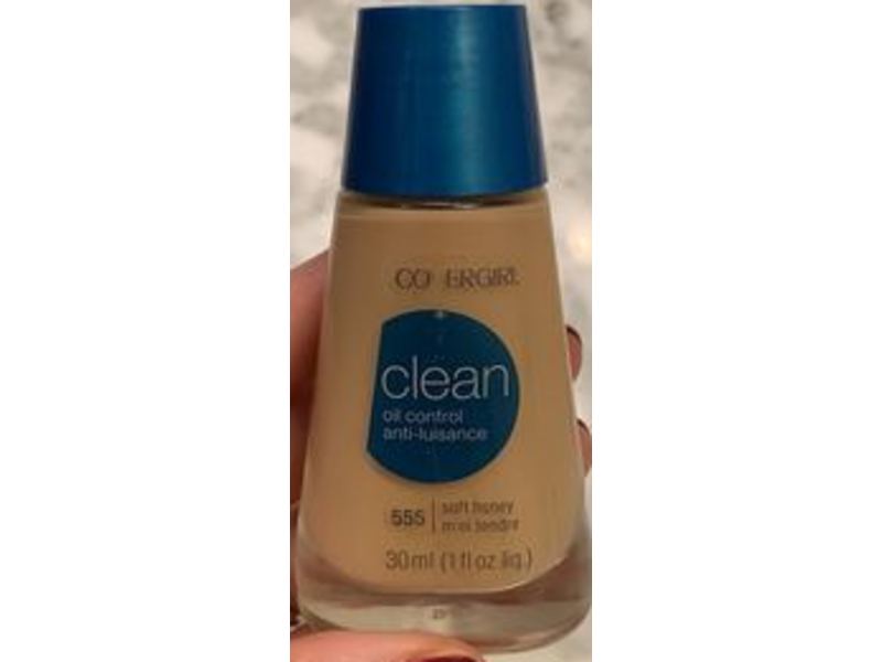 Covergirl Oil Control Foundation, 555 Soft Honey, 1 fl oz/30 ml, Pack Of 2