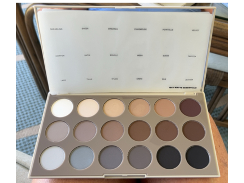 Morphe 18CT Matte Essentials Artistry Palette, 0.68 oz/19.5 g