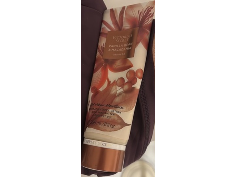 Victoria's Secret Hydrating Body Lotion, Vanilla Bean & Macadamia, 8 fl oz/236 mL