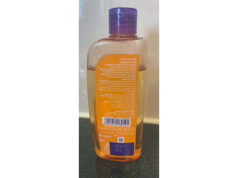 Clean & Clear Foaming Facial Wash, 150 mL