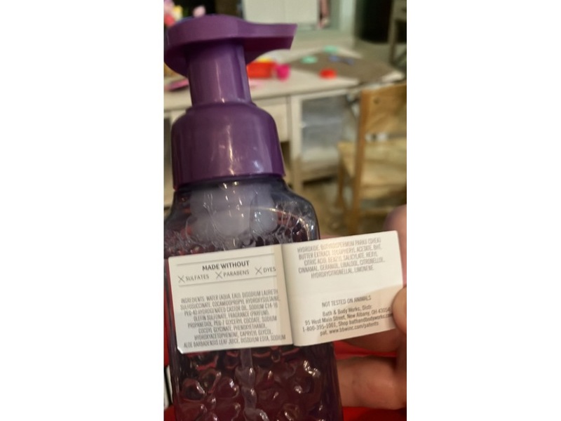 Bath & Body Works Gentle & Clean Foaming Hand Soap, Fresh Cut Lilacs, 8.75 fl oz/ 259 mL
